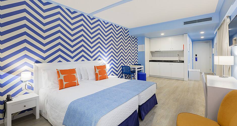 <p>made0003studio</p>