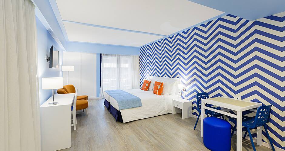 <p>made0003superior</p>