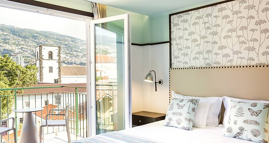 <p>made0028deluxe</p>