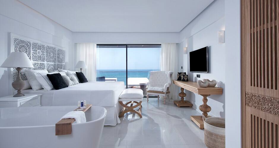 <p>Deep Blu Deluxe Sea View -huone</p>