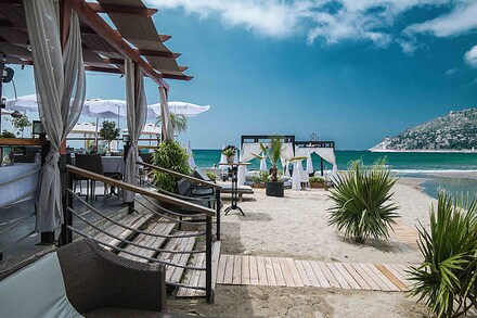 En Vie Beach
