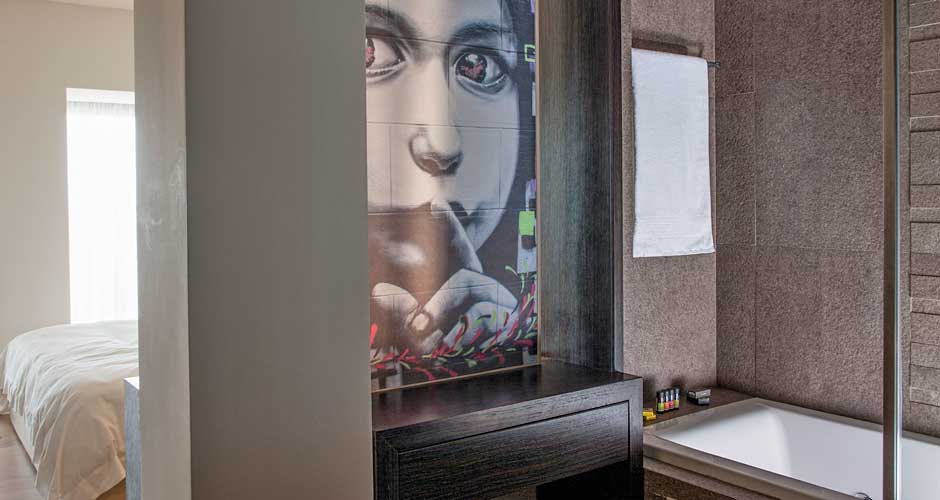 <p>Partial seaview</p>