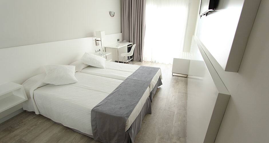 <p>Kahden hengen huone</p>