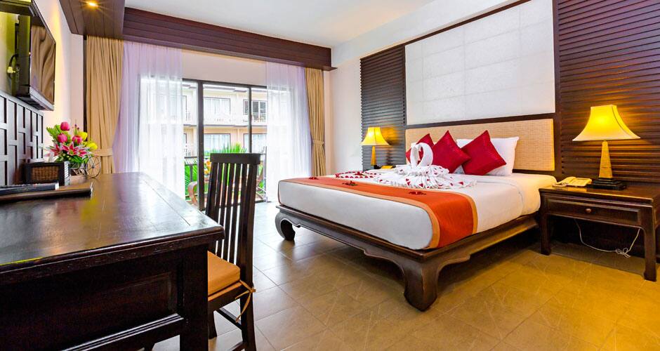 <p>deluxe poolview</p>