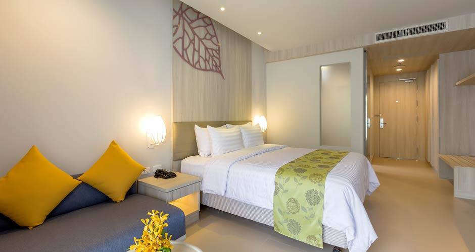 <p>anse0049deluxe_pool_access</p>