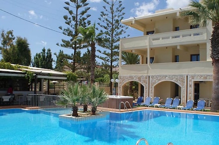 Sunny Suites, Maleme