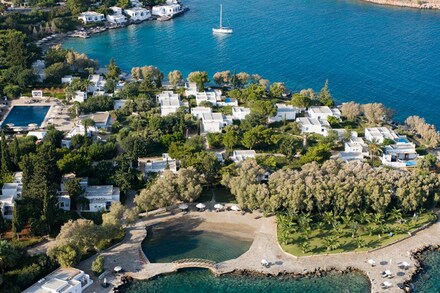 Minos Beach