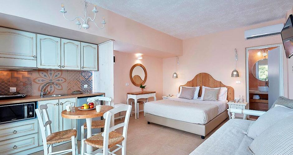 <p>cret0080studiopool</p>