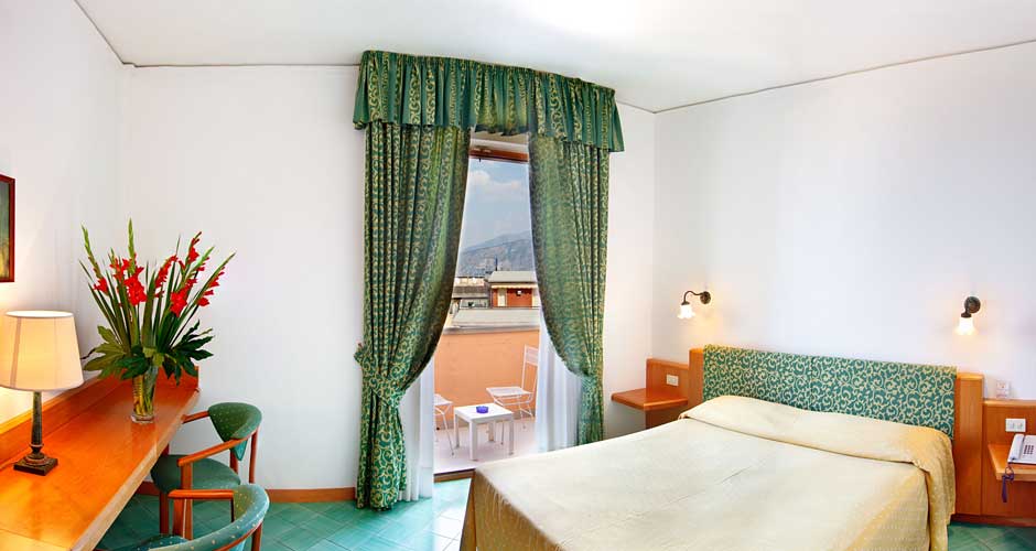 <p>Kahden hengen huone</p>