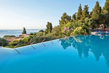 Aeolos Beach Resort, Perama