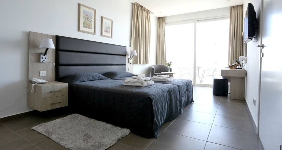 <p>deluxe seaview</p>