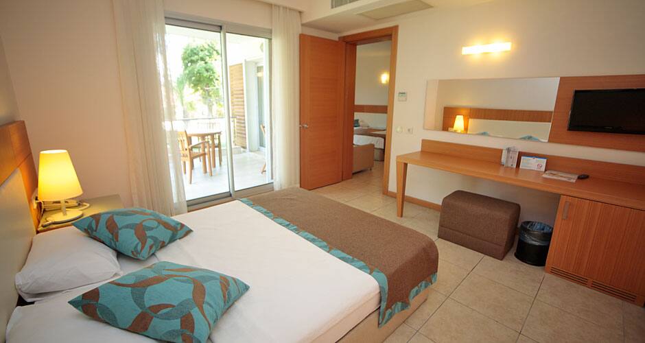 <p>Superior Family</p>