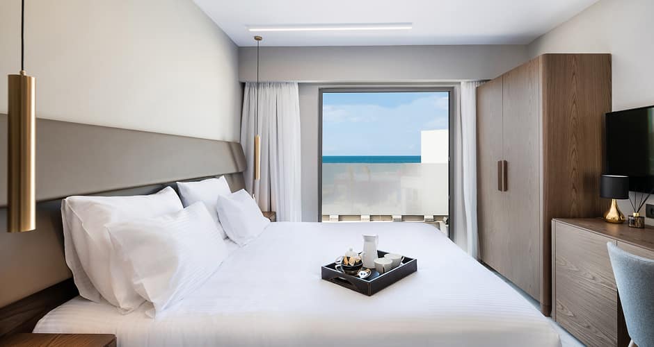 <p>kahden hengen huone, osittainen merinäköala</p>