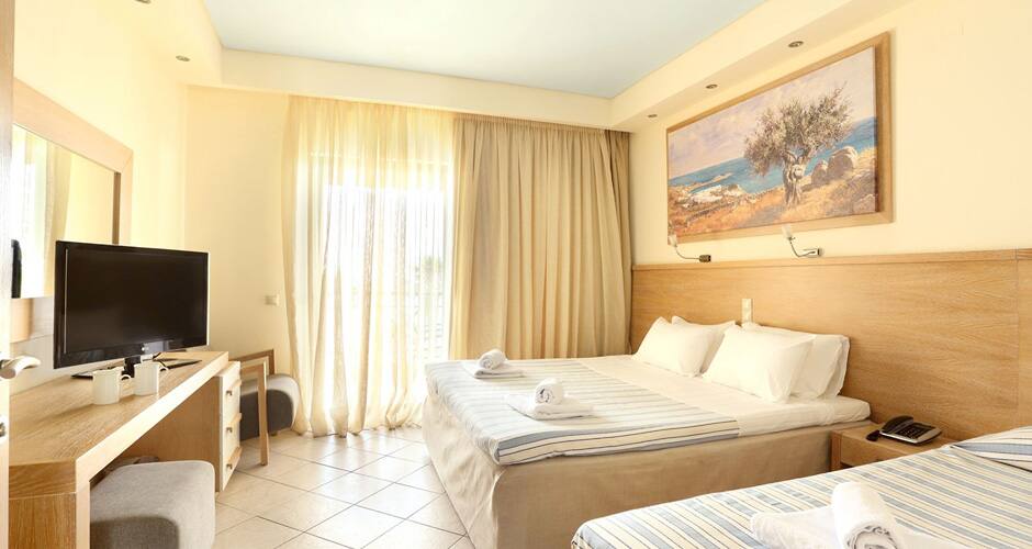 <p>kahden hengen huone</p>