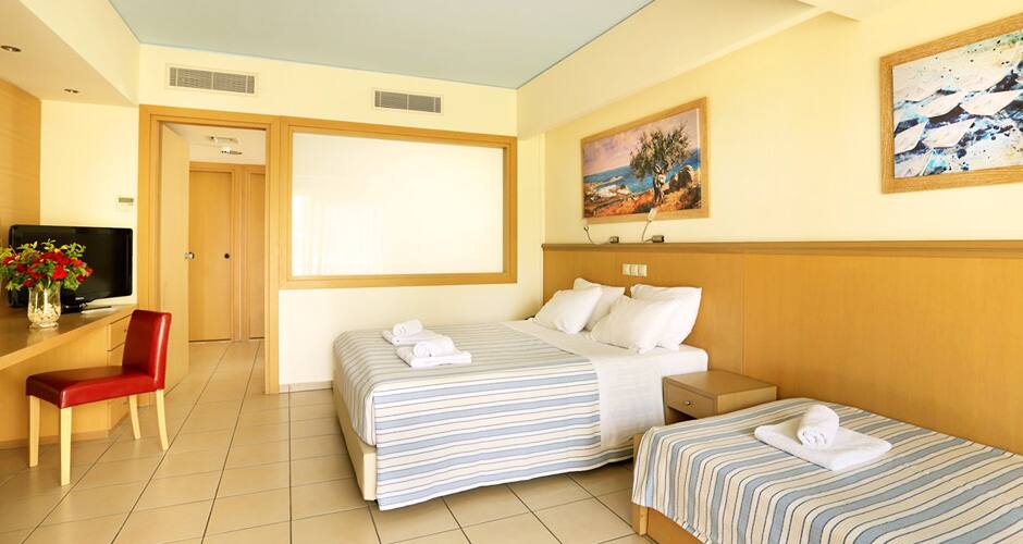 <p>Standard-perhehuone</p>