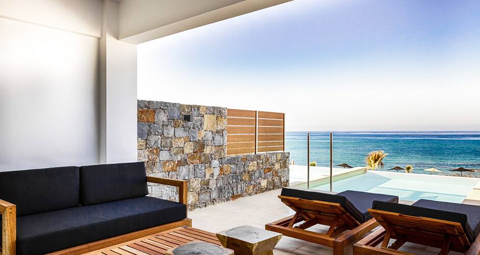 <p>Luxury-huone lähellä merta, oma uima-allas</p>