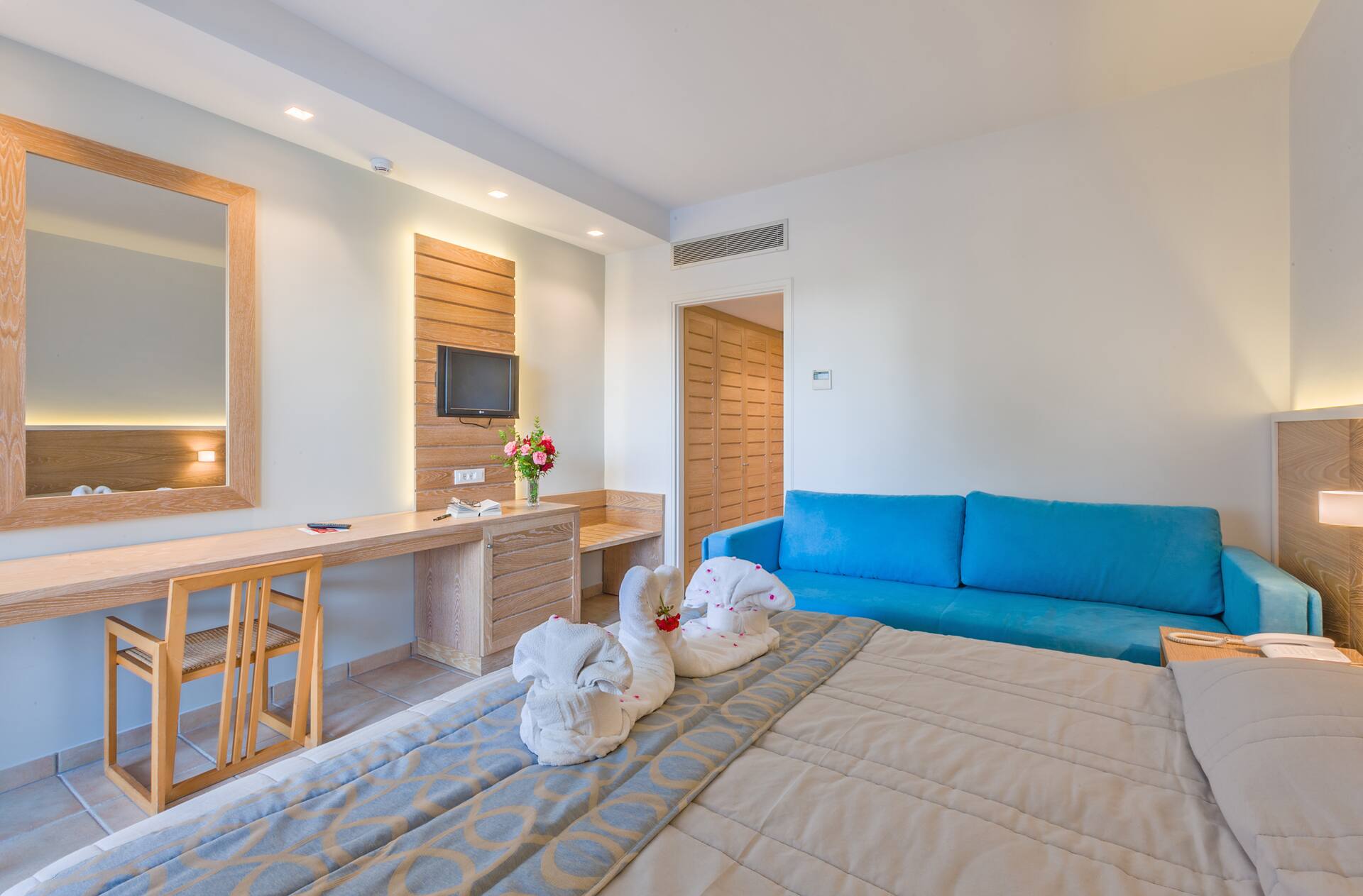 <p>päärakennuksen huone</p>