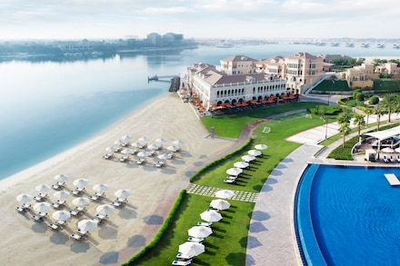 The Ritz-Carlton Abu Dhabi, Grand Canal