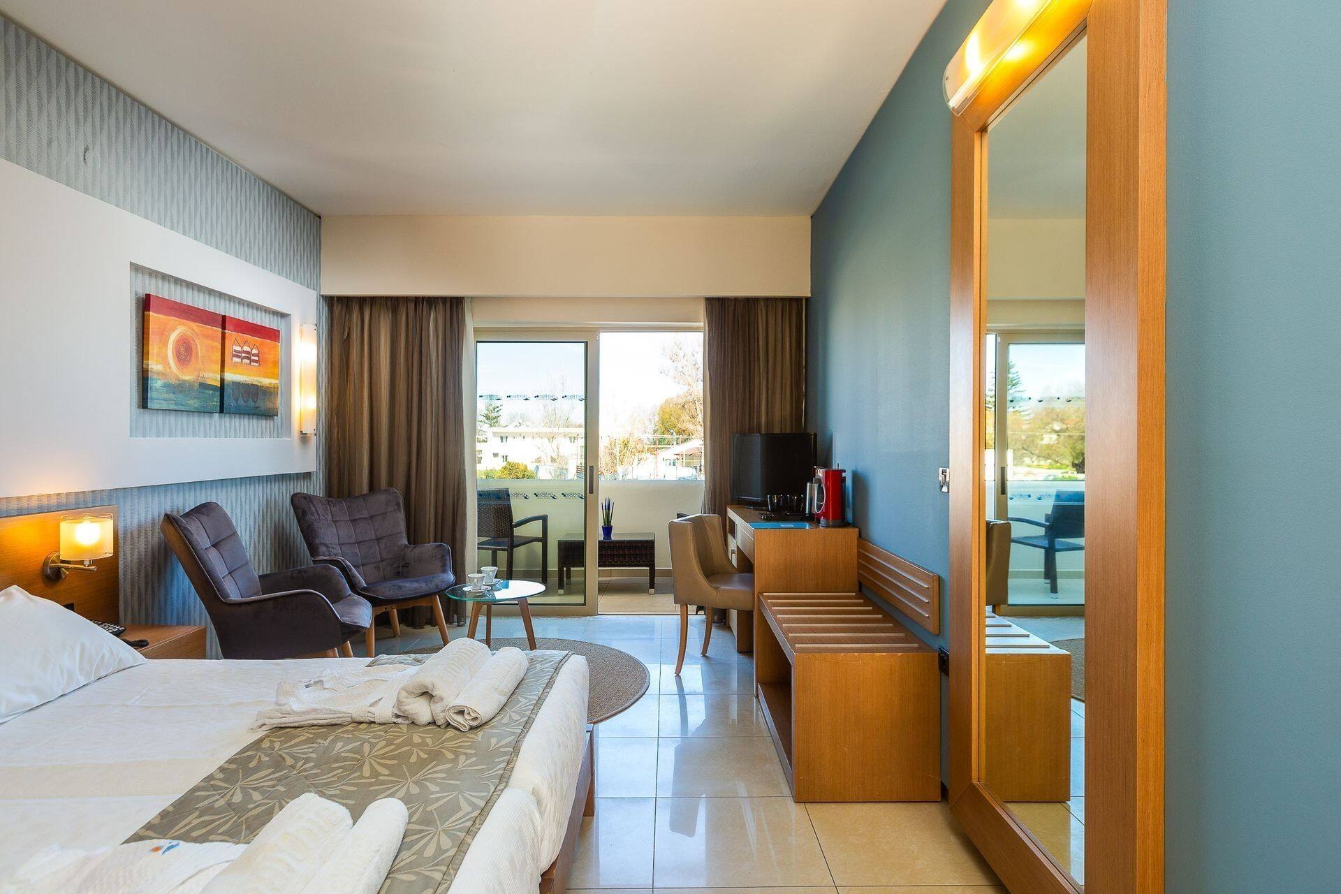 <p>Superior-huone</p>