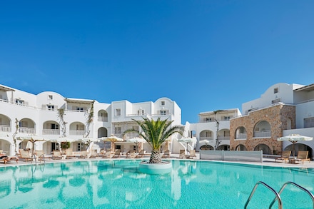 Aegean Plaza, Kamari