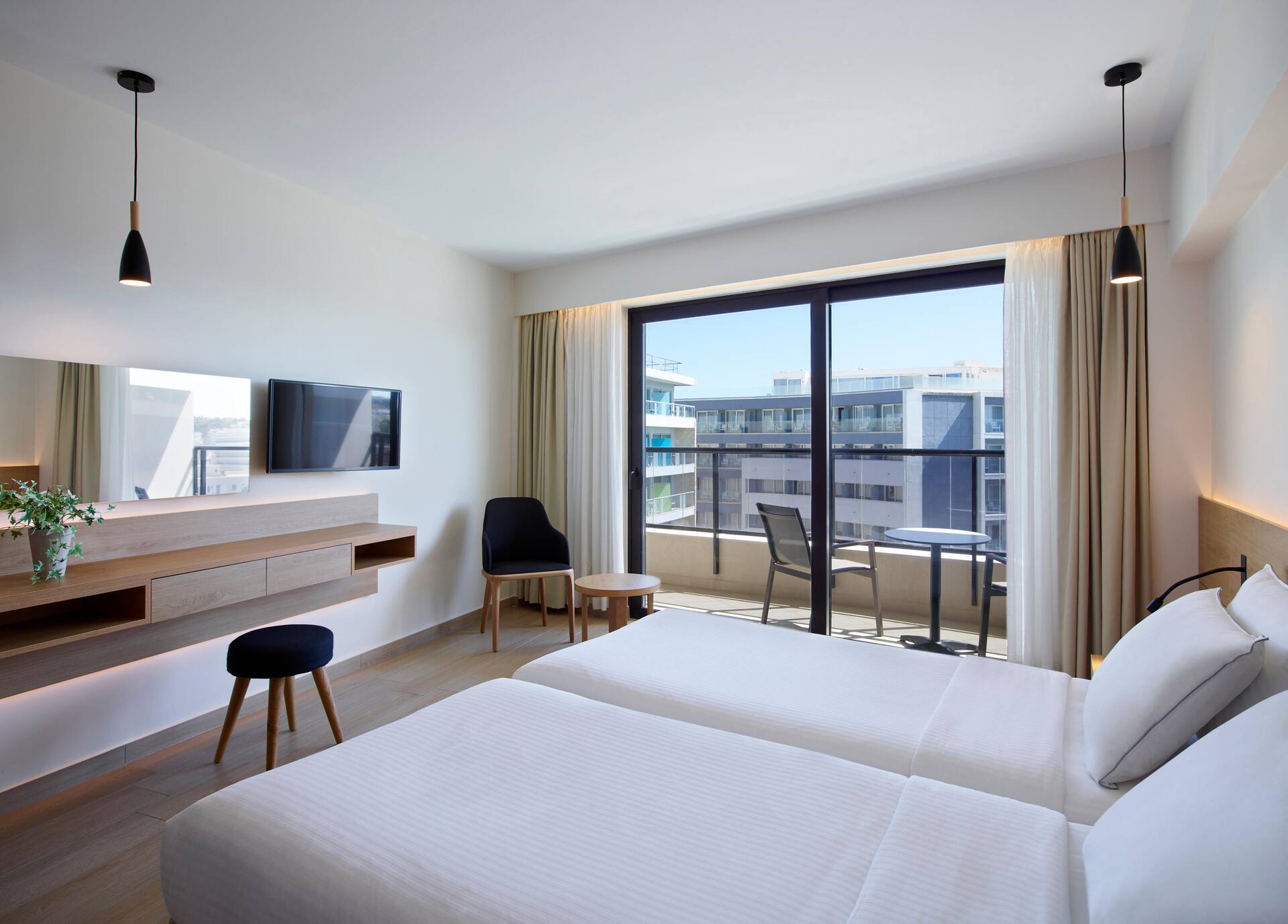 <p>Superior-huone</p>