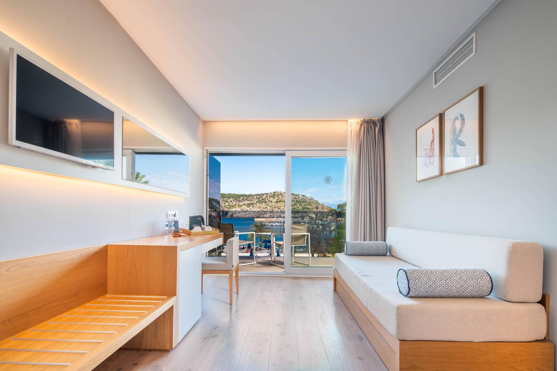 <p>Superior-huone, merinäköala</p>