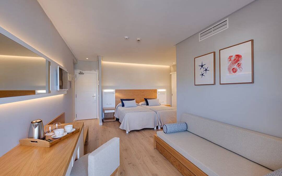 <p>Superior-huone</p>