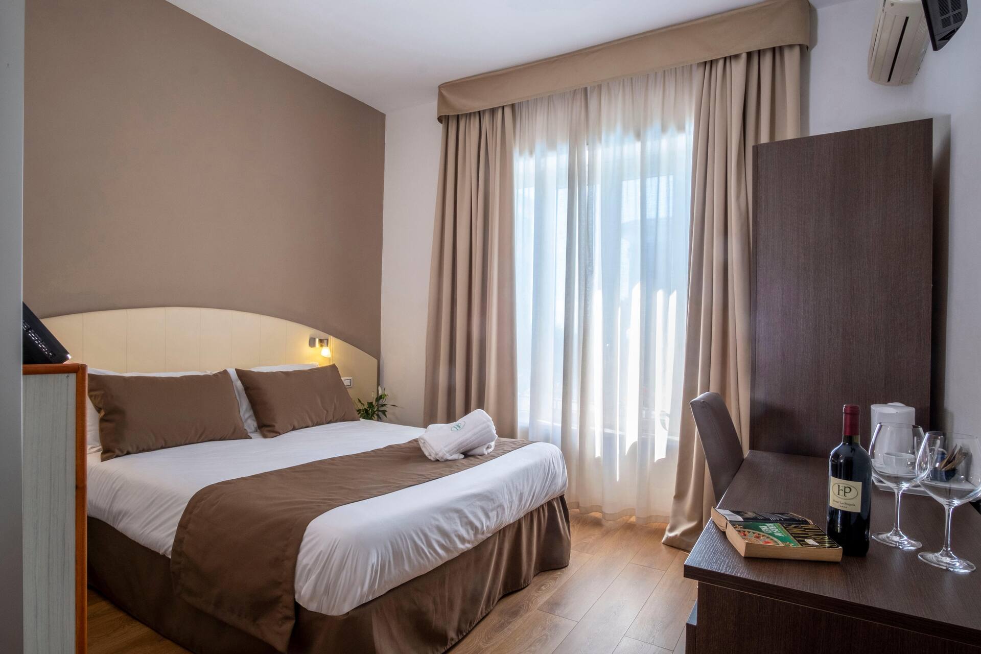 <p>Kahden hengen huone</p>