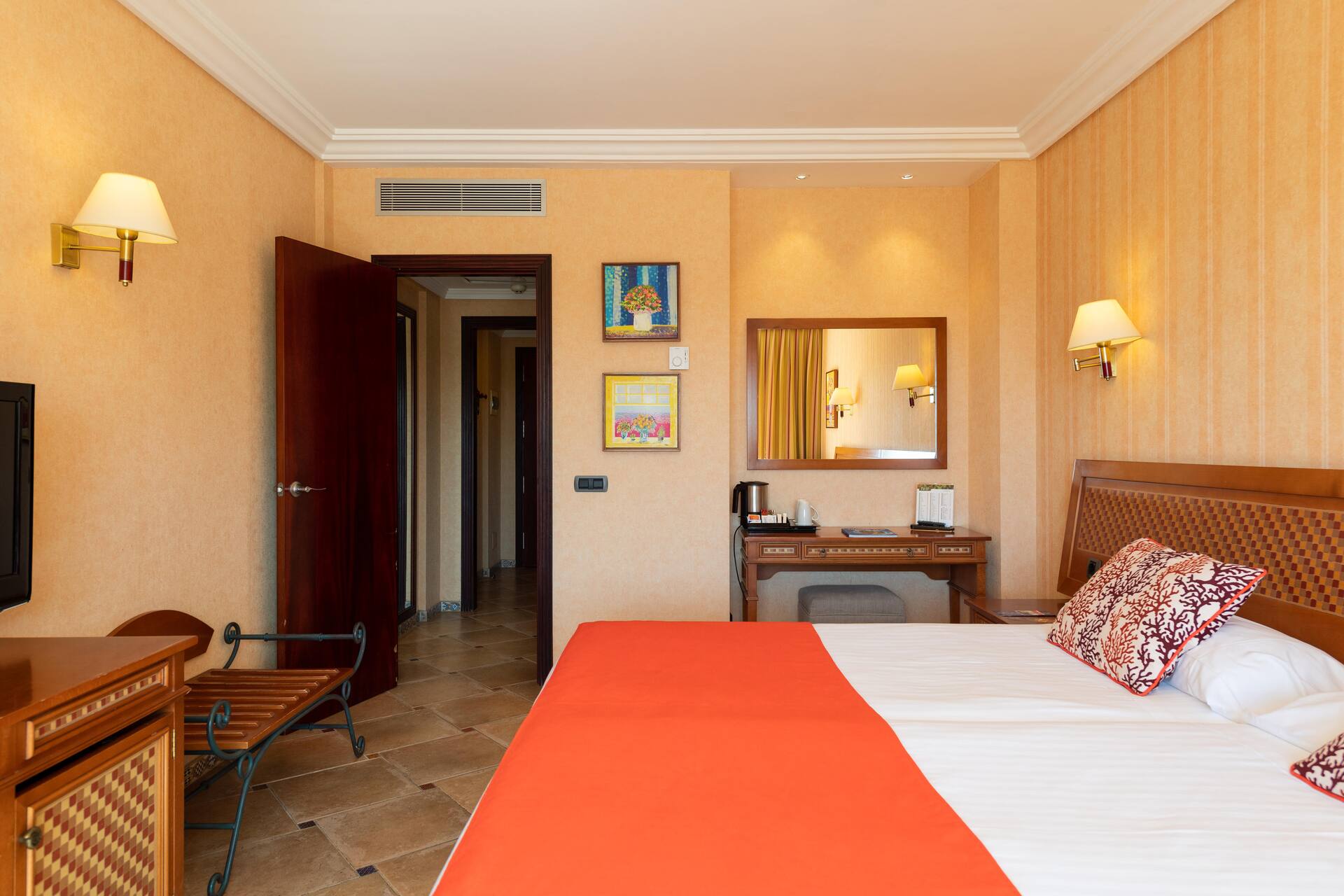 <p>Kahden hengen huone</p>