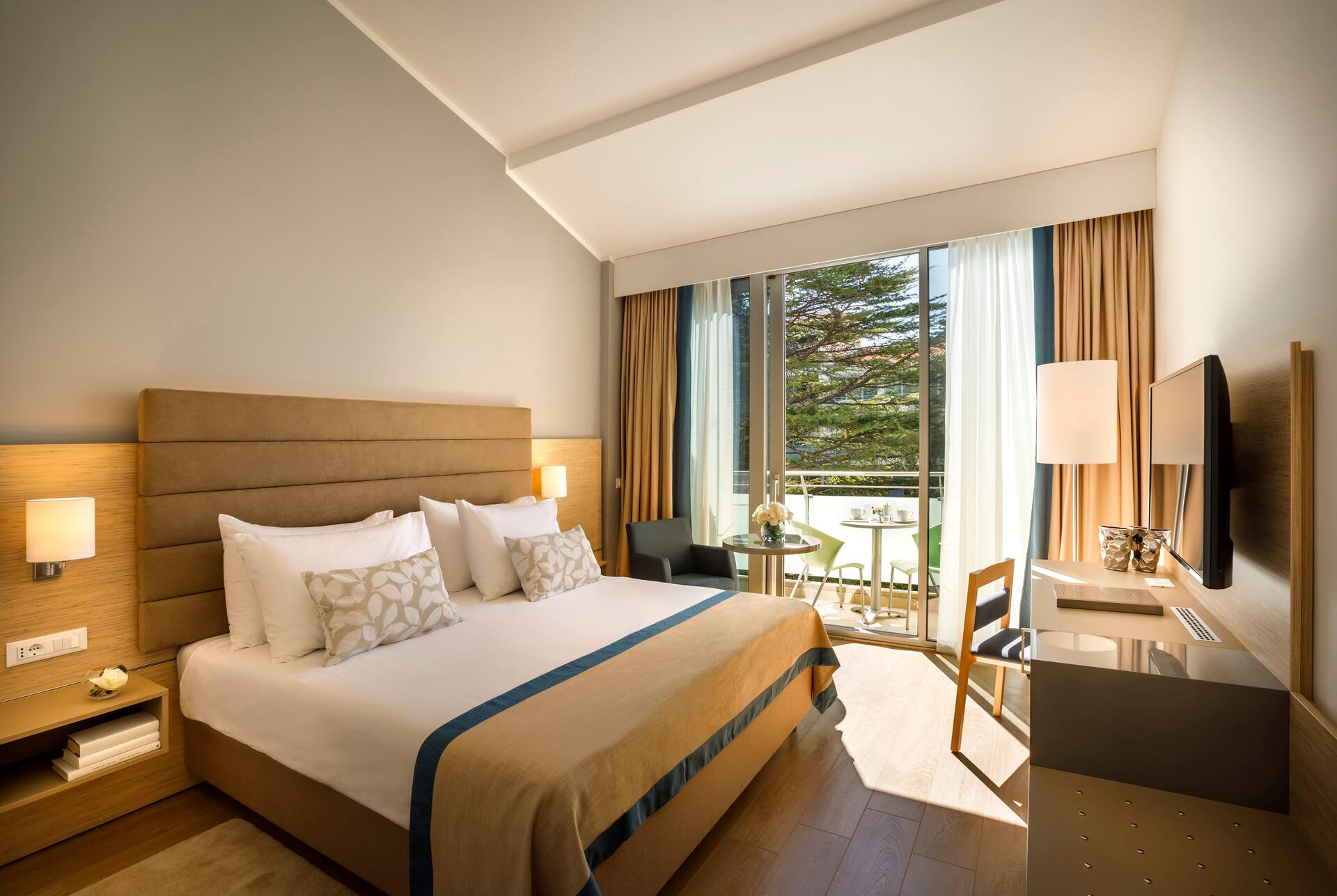 <p>Superior-huone</p>