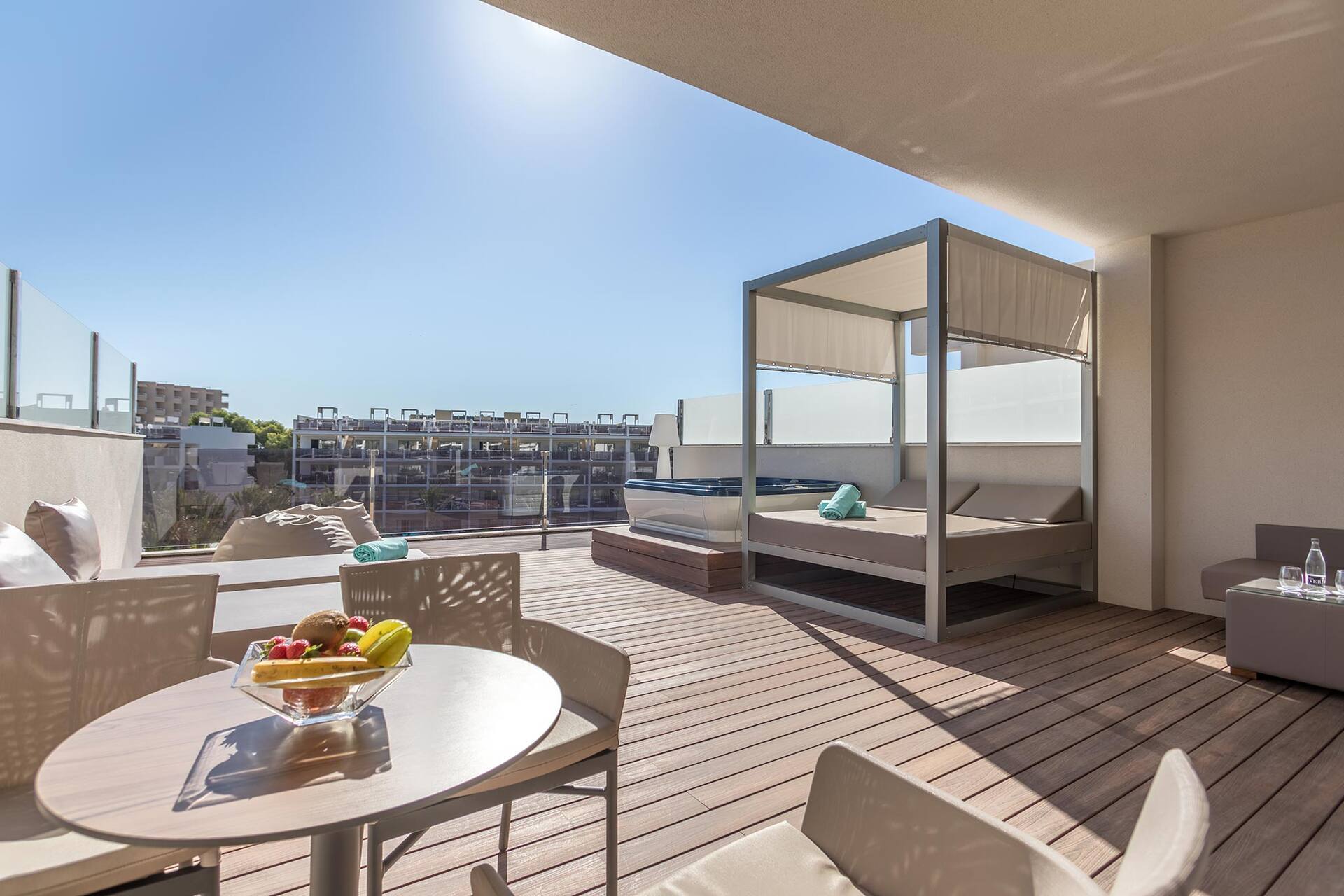 <p>Penthouse-sviitti, yksi makuuhuone</p>