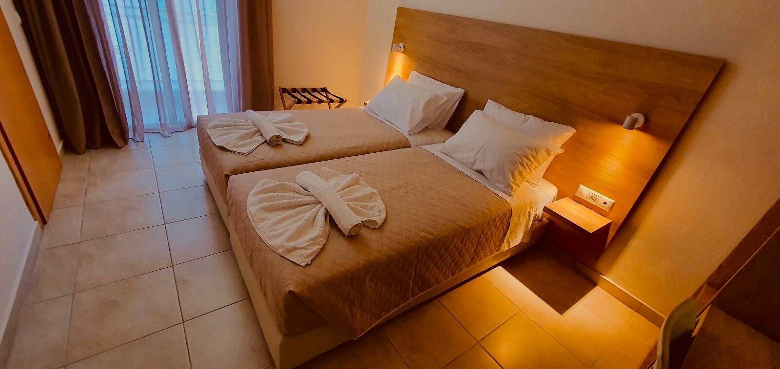 <p>Kahden hengen huone</p>