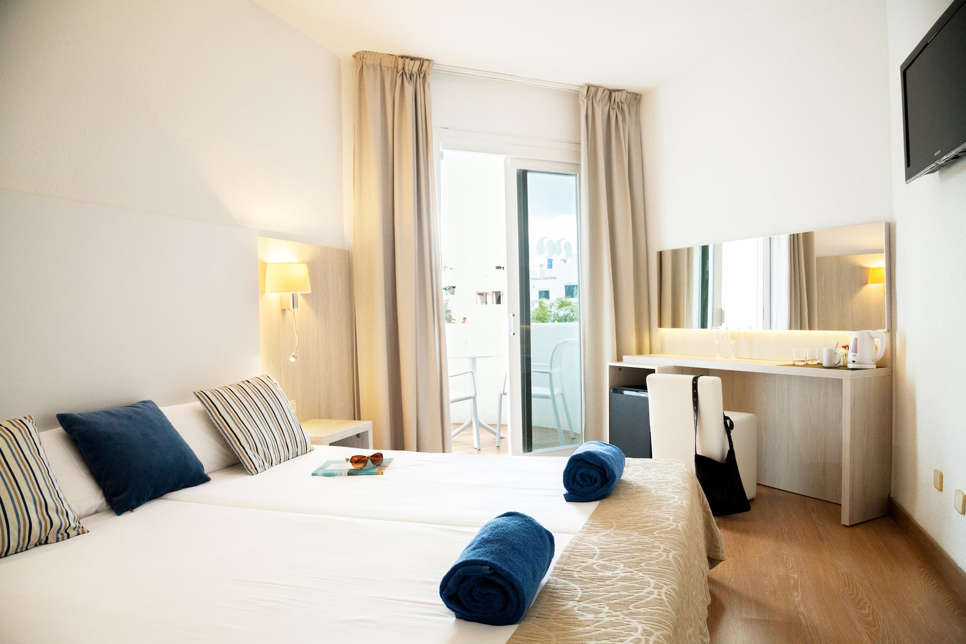 <p>Kahden hengen huone</p>