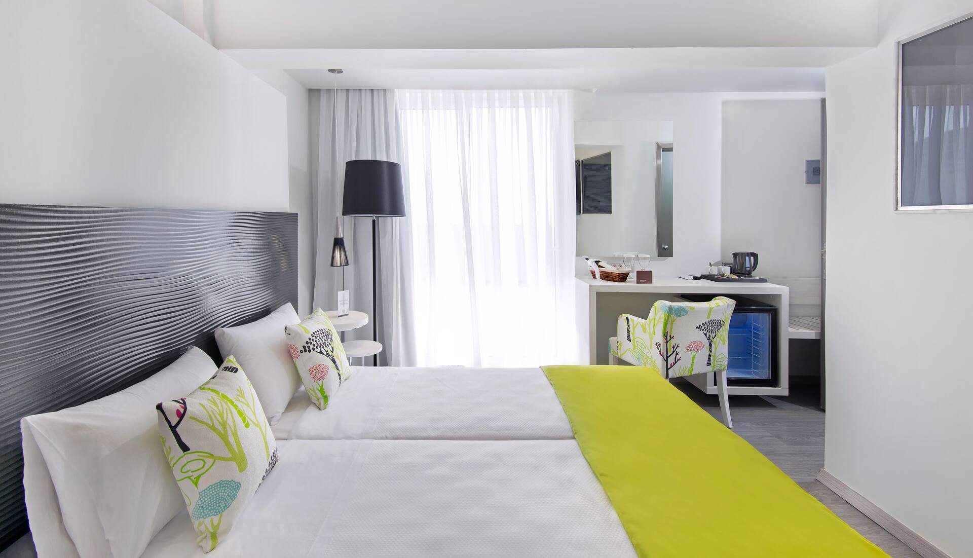 <p>kahden hengen huone</p>