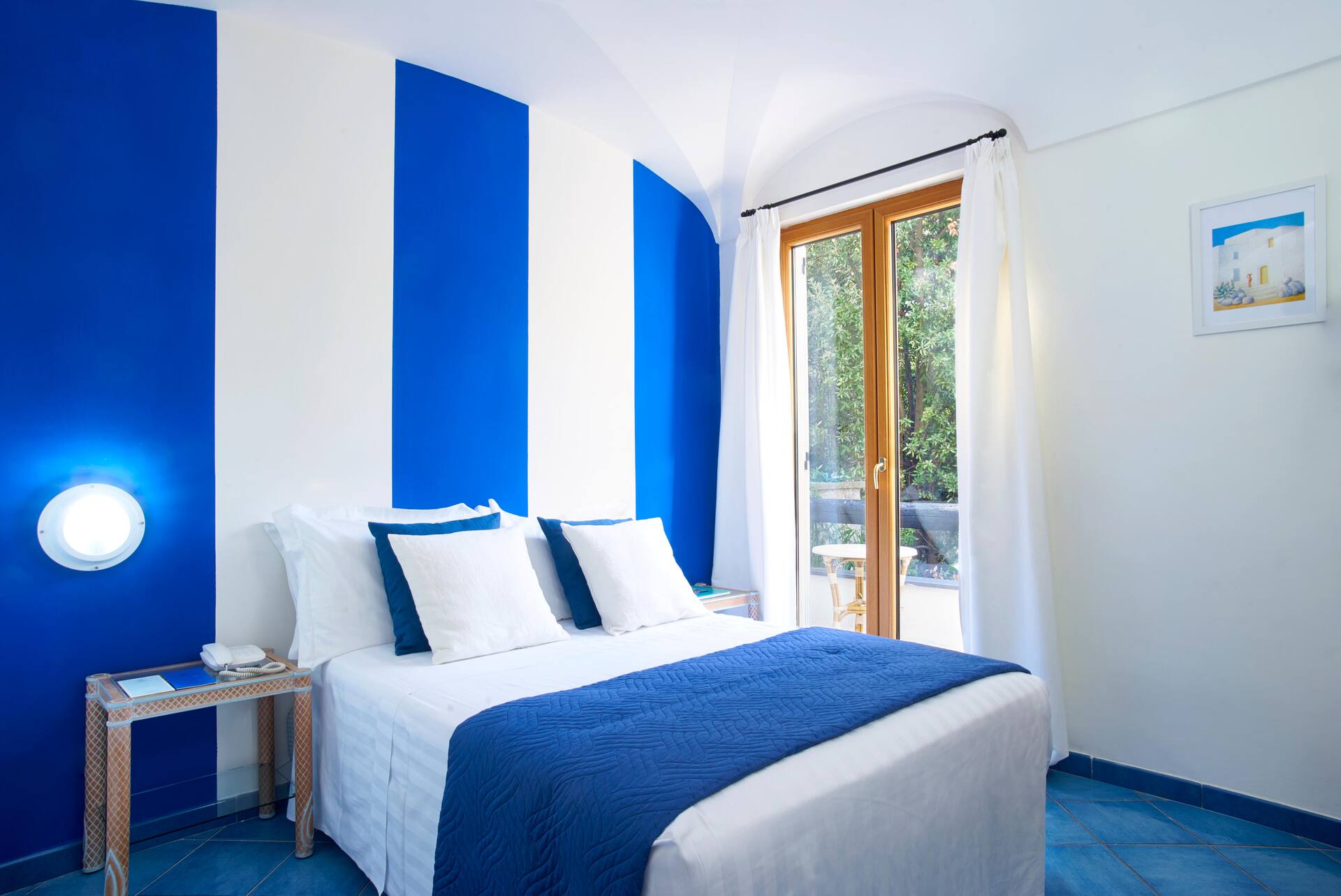 <p>Yhden hengen huone</p>