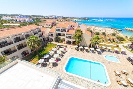 Mimosa Beach Hotel