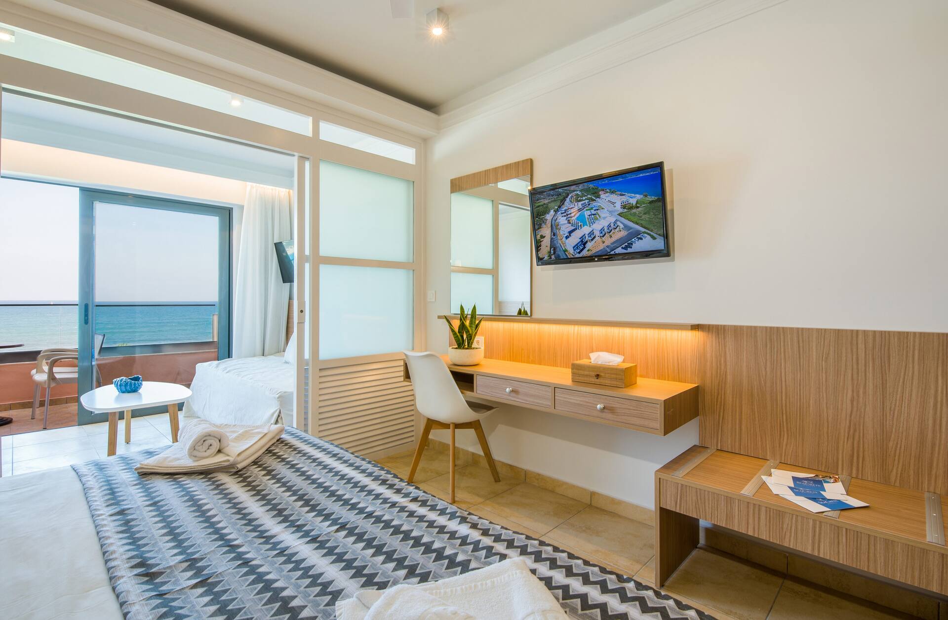 <p>Superior-perhehuone, merinäköala</p>