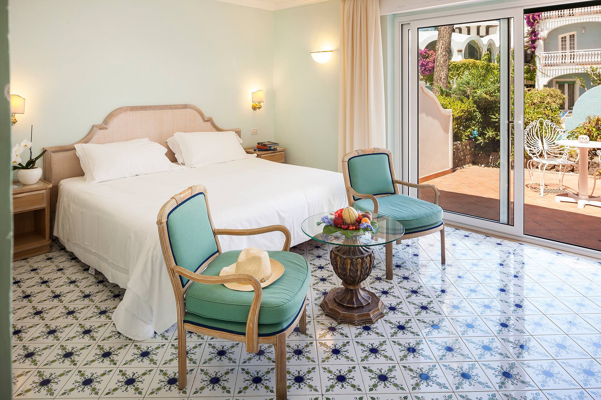 <p>Superior-huone</p>