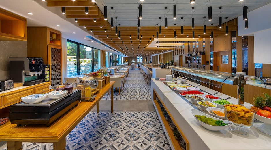 Anemi Hotel & Suites 6