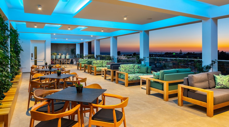 Anemi Hotel & Suites 18