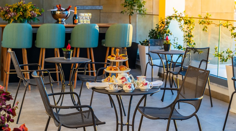 Anemi Hotel & Suites 16