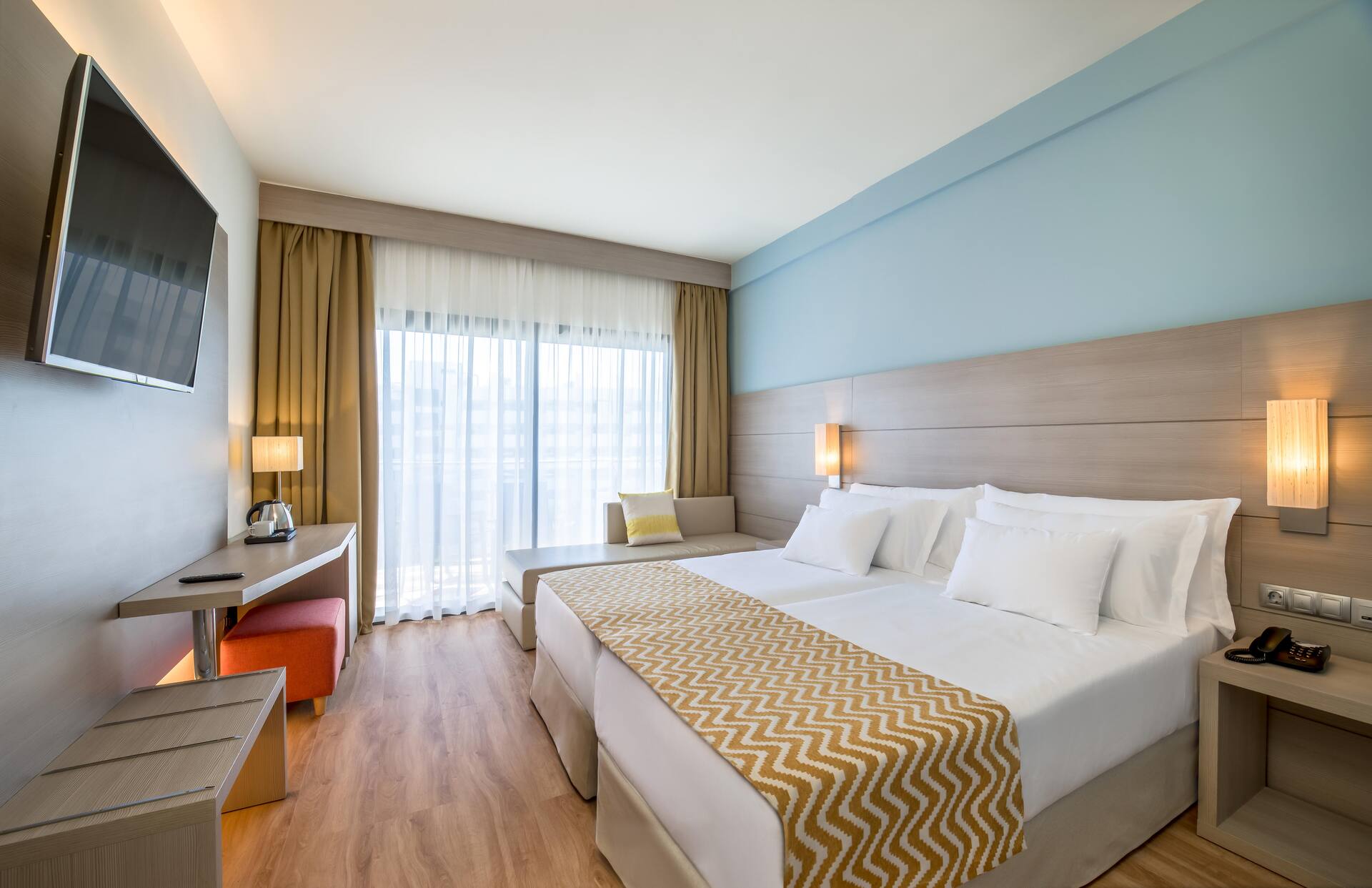 <p>Kahden hengen huone</p>