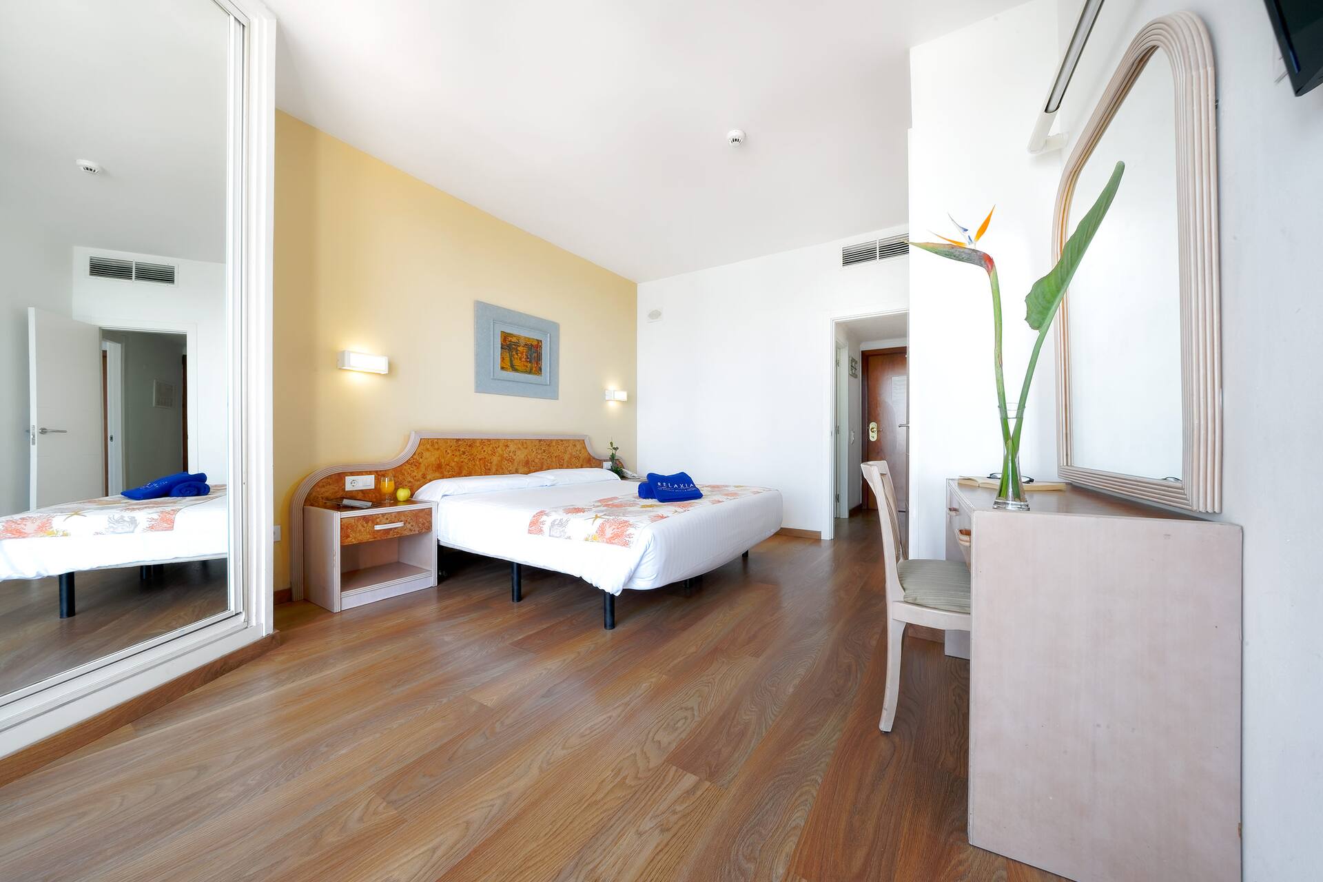 <p>Kahden hengen huone, merinäköala</p>