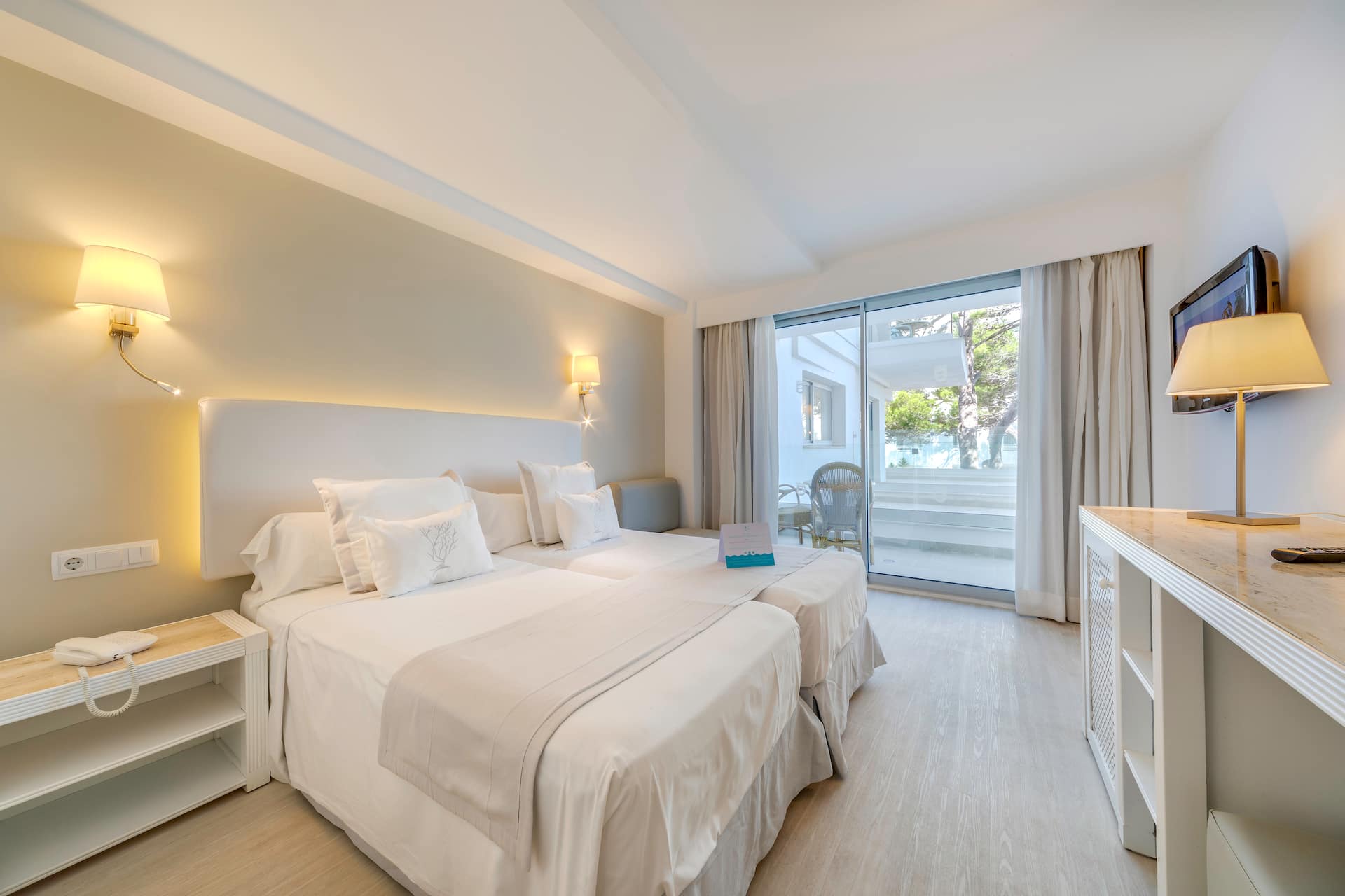 <p>kahden hengen huone</p>