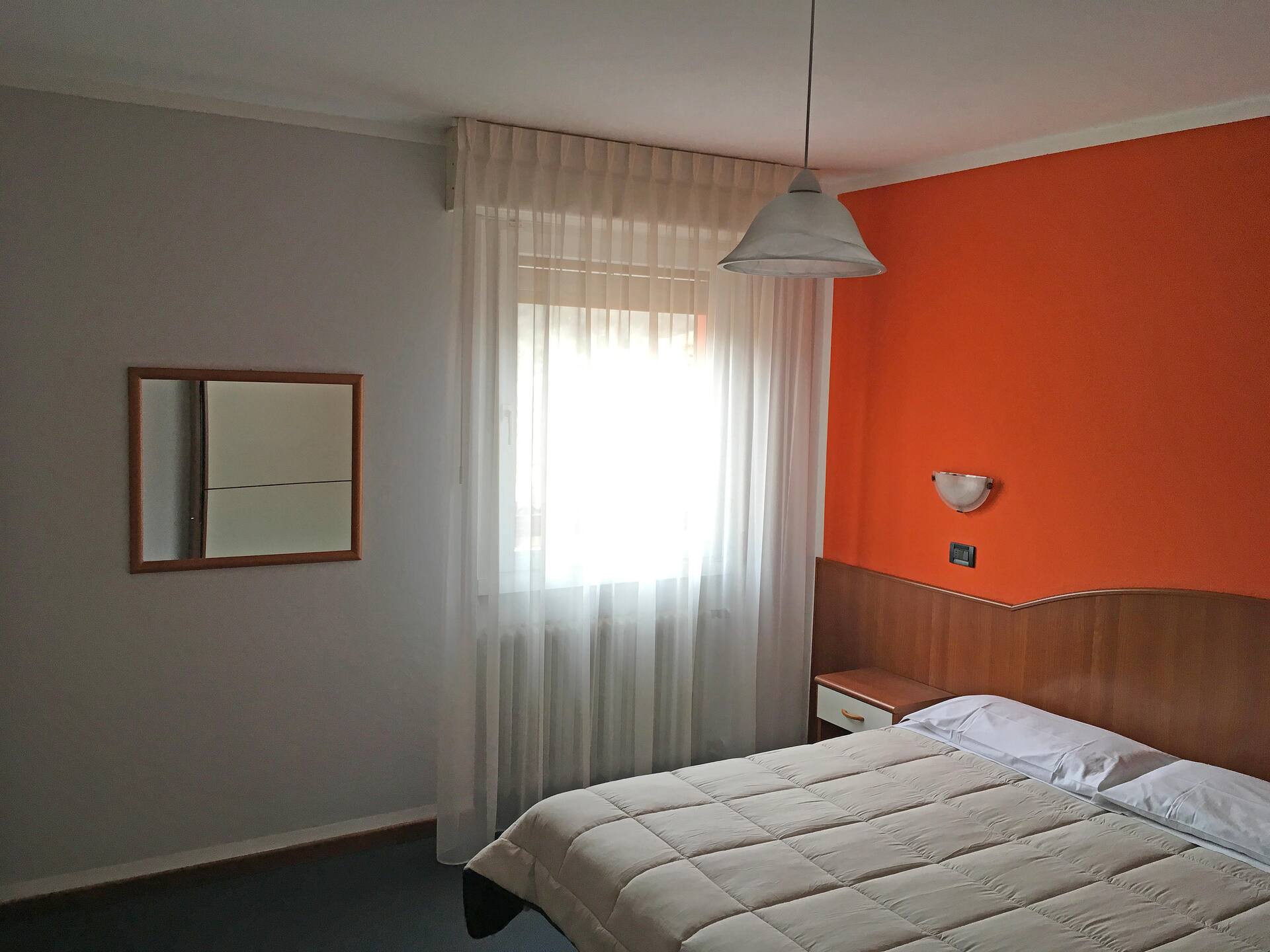 <p>Kahden hengen huone</p>