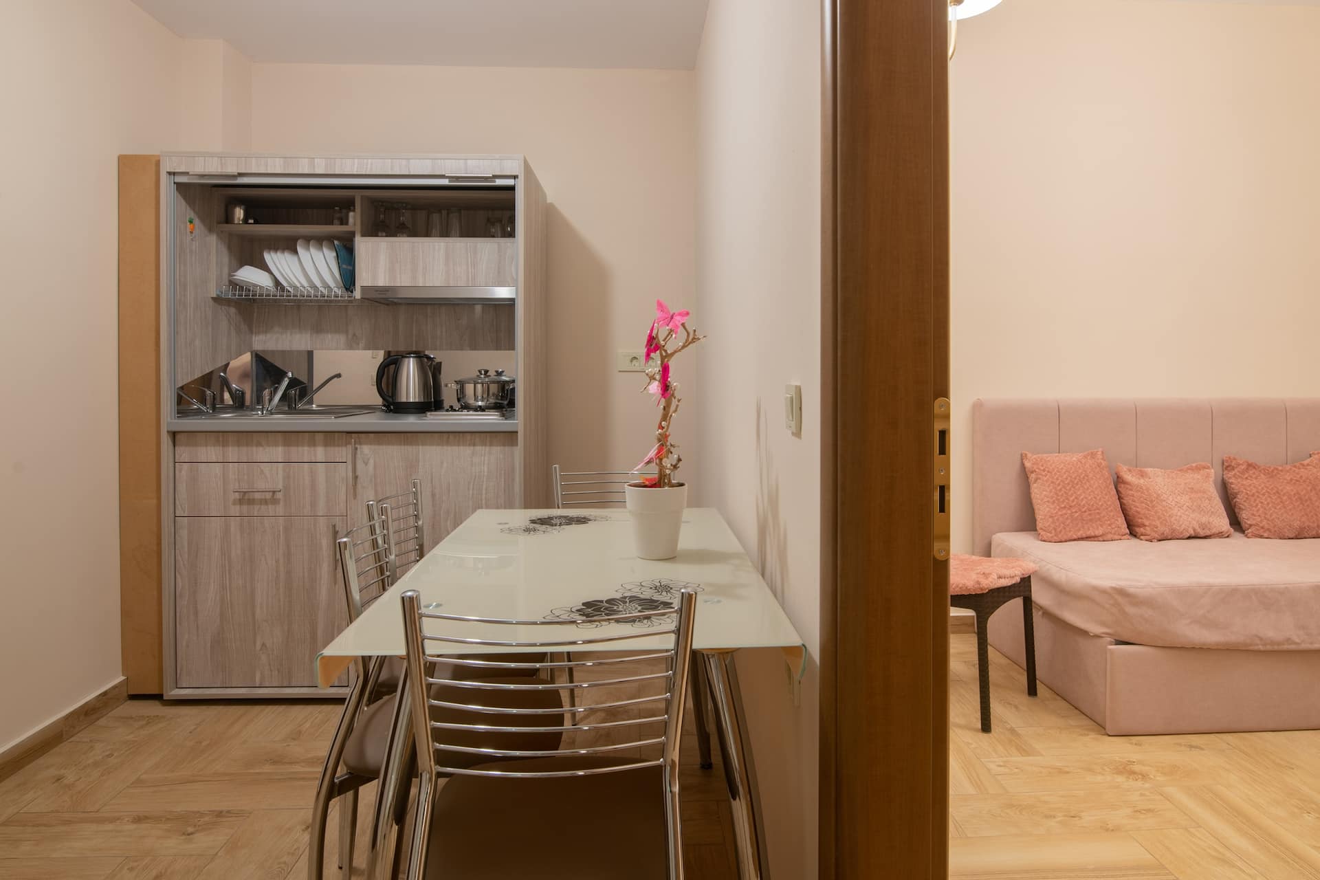 <p>huoneisto, kaksi makuuhuonetta</p>