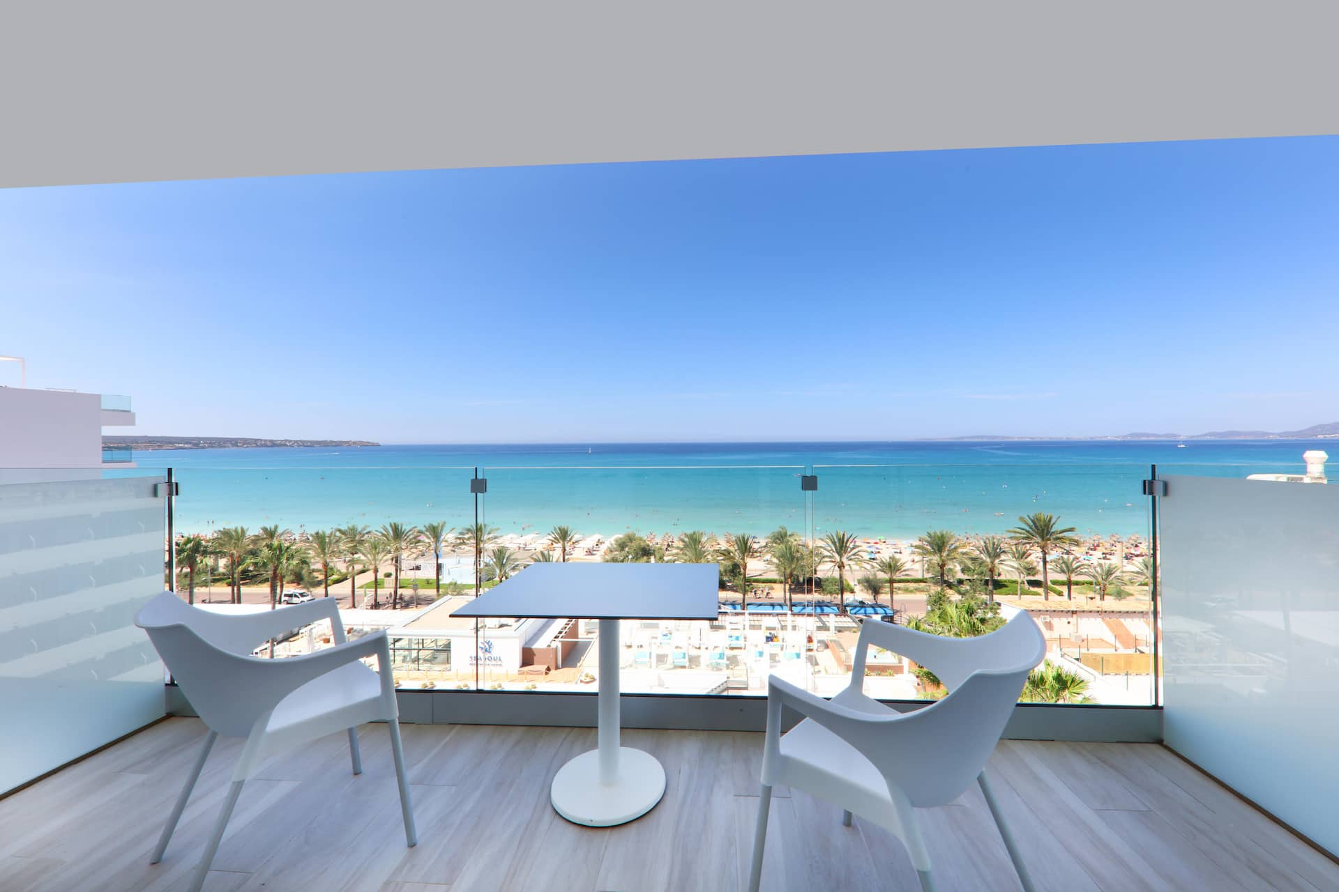 <p>Priority Location -juniorsviitti, parveke ja merinäköala</p>