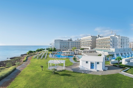 Pernera Beach Hotel