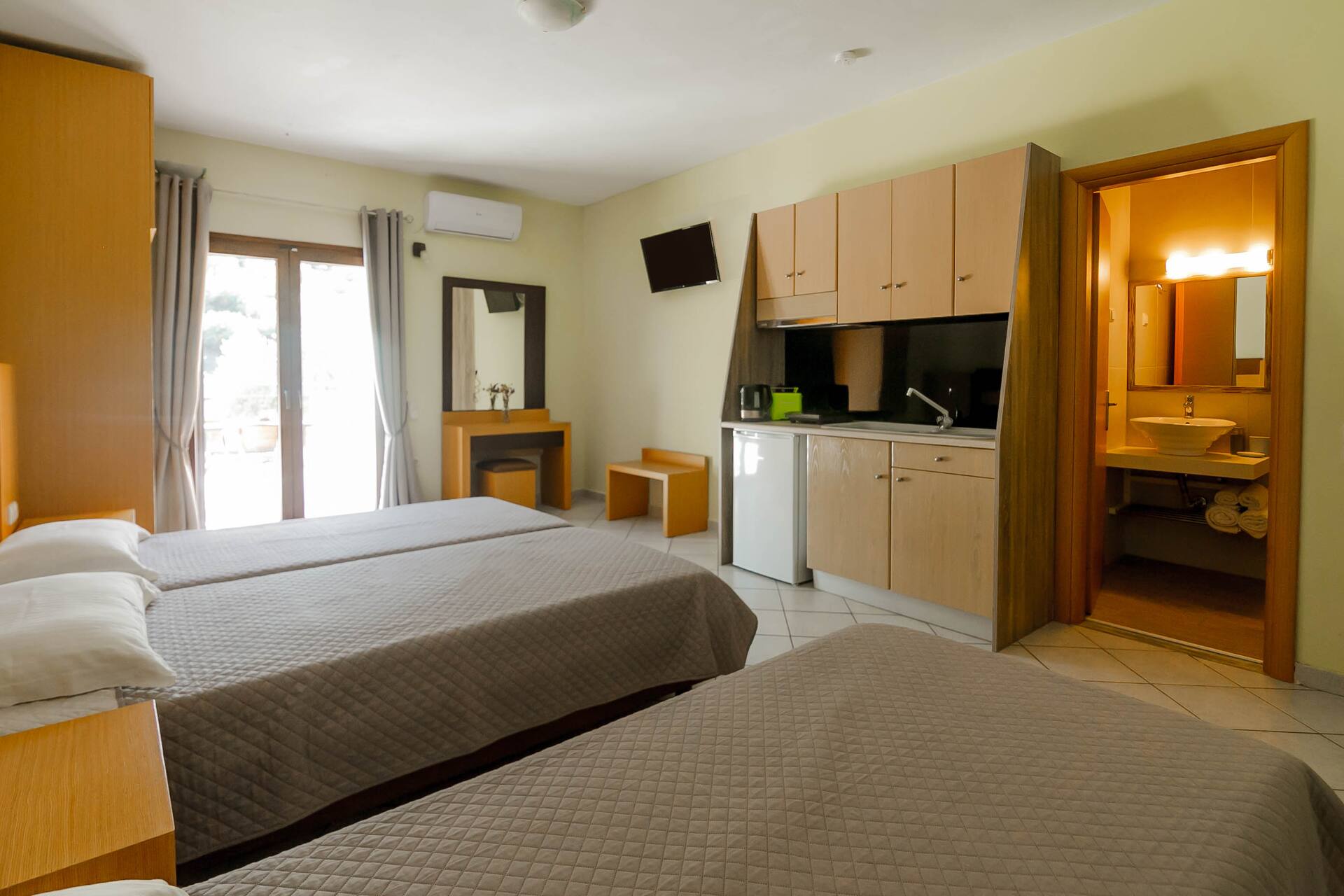 <p>Yksiö kolmelle</p>