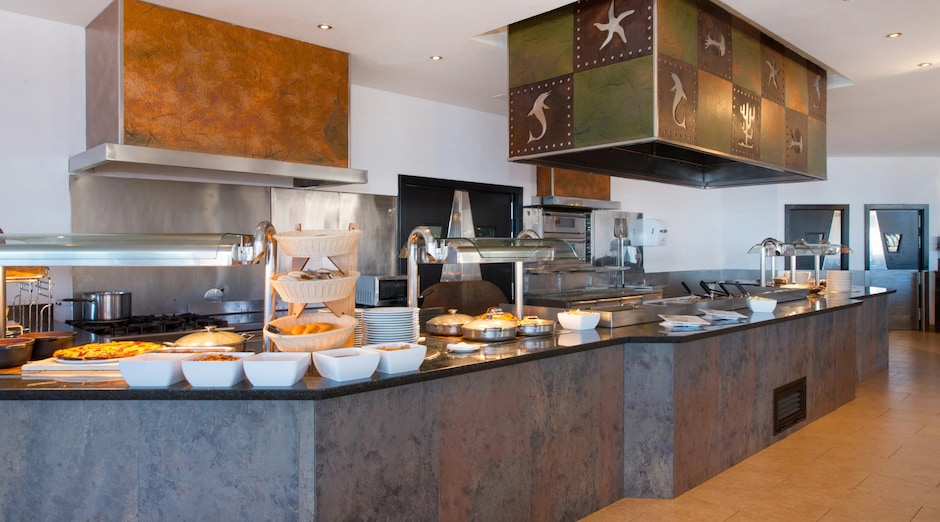 Iberostar Waves Bouganville Playa 11